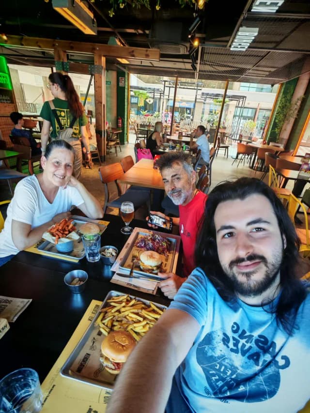 Comiendo con mi familia